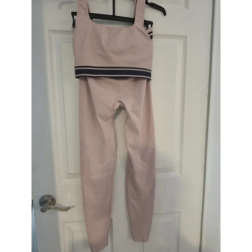 Victorias Secret pink by